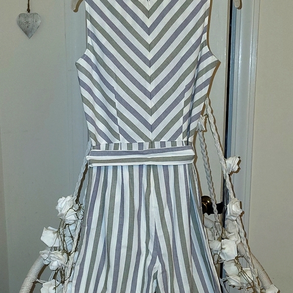 Tommy Hilfiger Grey and White striped spring time romper. Like New!! - Picture 7 of 7